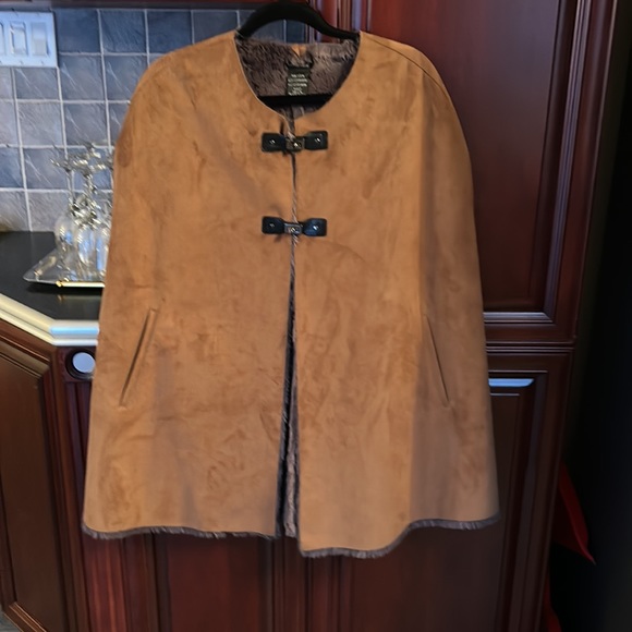 KATIE TODD brown faux suede cape size large/extra large - Picture 4 of 14